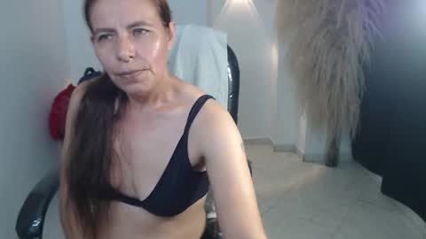 KARLYE online show from 01.08.26