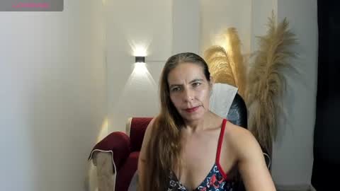 Snapshot of karlye_hot chatting on 06.11.26 KARLYE online show from 06.11.26