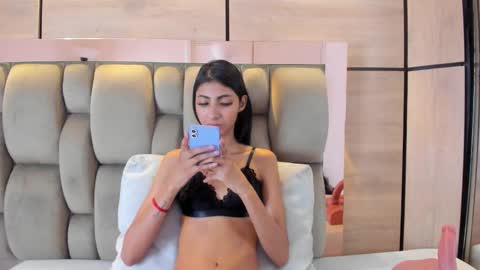 Snapshot of karol_lewiss chatting on 12.02.25 KAROL LEWIS online show from 12.02.25