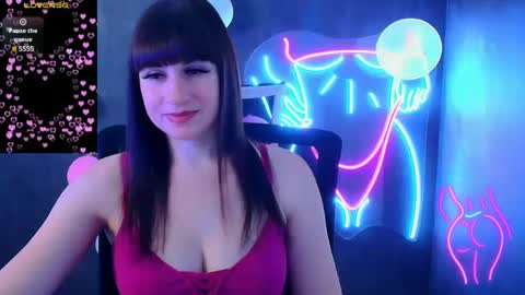 Caroline online show from 03.10.25