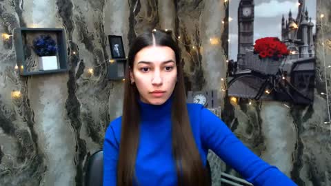 Karolina online show from 01.06.25