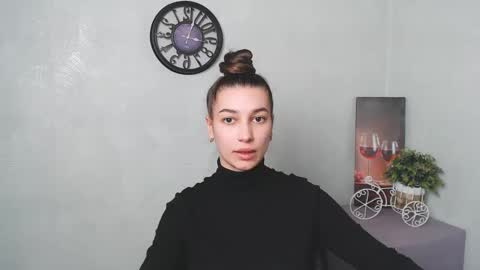 Karolina online show from 02.13.25