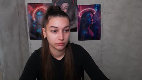 Karolina online show from 11.25.25