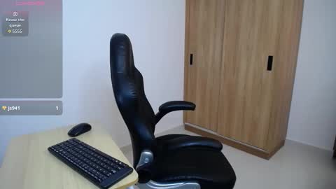 Snapshot of karoll_marquez chatting on 01.14.26 karol online show from 01.14.26