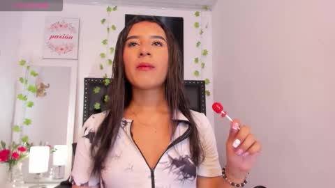 Snapshot of karolperes chatting on 01.18.26 Karol online show from 01.18.26