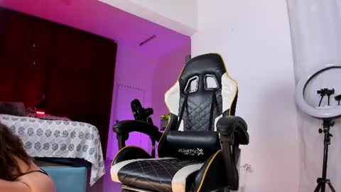 Snapshot of karolsweet_ chatting on 06.22.26 KarolSweet online show from 06.22.26