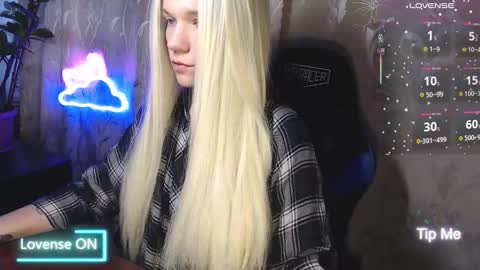 Caroline Fox online show from 03.18.26