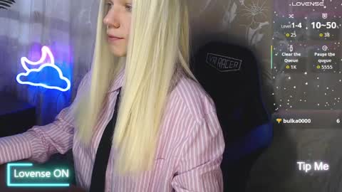 Caroline Fox online show from 03.29.26