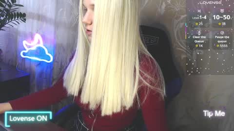 Caroline Fox online show from 04.05.26