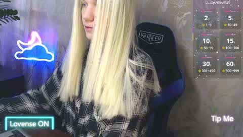 Caroline Fox online show from 04.10.26