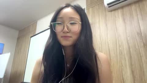 Mia online show from 07.04.26