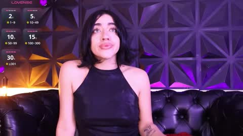 Snapshot of kassianoir_ chatting on 11.25.25 Kasi online show from 11.25.25