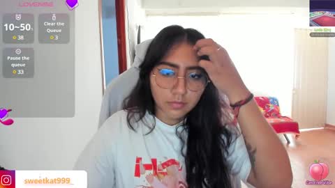 Snapshot of kat_ly_chan chatting on 03.10.25 Kat       online show from 03.10.25