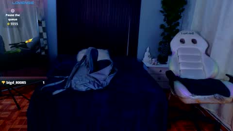 Snapshot of kataleya_29 chatting on 10.28.25 kate online show from 10.28.25