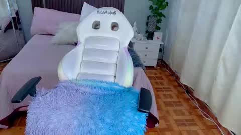 Snapshot of kataleya_29 chatting on 11.13.25 kate online show from 11.13.25