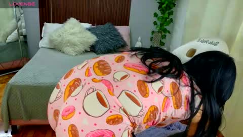 Snapshot of kataleya_29 chatting on 11.16.25 kate online show from 11.16.25