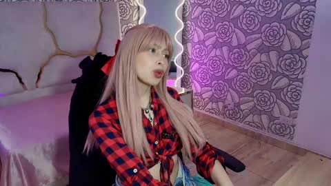 Snapshot of katana_tay chatting on 11.16.25 katana_tay online show from 11.16.25