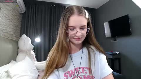 Snapshot of kate_jonson chatting on 07.17.26 .Be kind and gentle with me and I will do my best for you. online show from 07.17.26