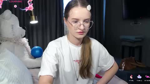 Snapshot of kate_jonson chatting on 07.29.26 .Be kind and gentle with me and I will do my best for you. online show from 07.29.26