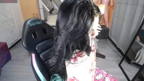 kate_lawrence_ online show from 01.29.25