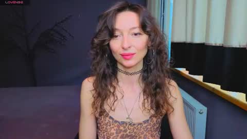 Snapshot of kate_millersi chatting on 07.15.26 Kare online show from 07.15.26
