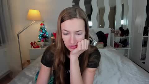 Snapshot of kate_redgar chatting on 01.12.25 kate_redgar online show from 01.12.25