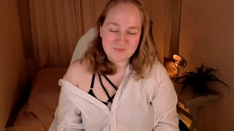 Snapshot of kate_rest chatting on 05.18.26 Kate Follow me dear online show from 05.18.26