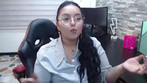 kateanderss online show from 11.23.25