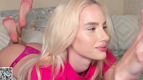 Snapshot of katebremar chatting on 12.12.24 online show from 12.12.24