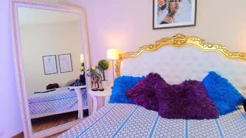 katee Martinez online show from 11.26.25