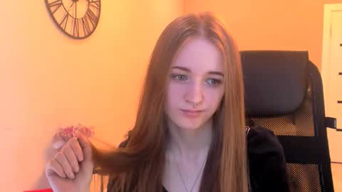 katekayer online show from 11.14.25