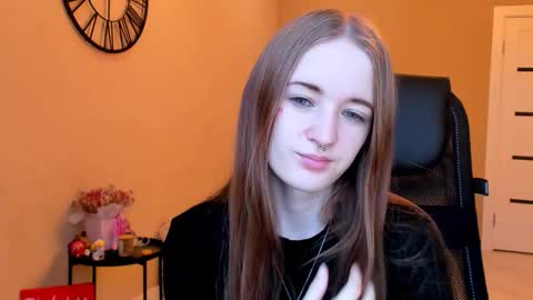 katekayer online show from 11.20.25