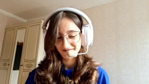 Snapshot of katelyncygrymus chatting on 03.24.26 Elwyna online show from 03.24.26