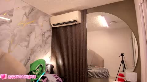 Snapshot of katemoss70 chatting on 02.23.25 Im Katherine but call me Kate online show from 02.23.25