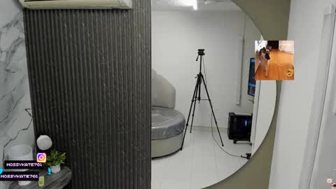 Snapshot of katemoss70 chatting on 09.24.25 Im Katherine but call me Kate online show from 09.24.25