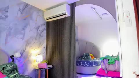 Snapshot of katemoss70 chatting on 10.05.25 Im Katherine but call me Kate online show from 10.05.25