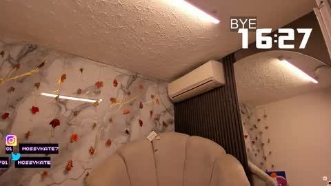 Snapshot of katemoss70 chatting on 11.27.25 Im Katherine but call me Kate online show from 11.27.25