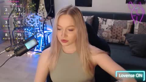 Lisa online show from 10.18.25