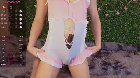 Snapshot of katerinnna chatting on 11.20.25 Katerina online show from 11.20.25