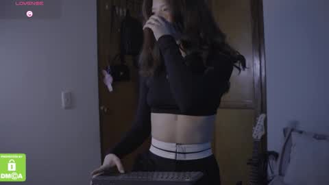 Snapshot of kathc_19 chatting on 10.31.25 Katerine online show from 10.31.25