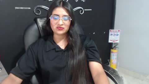 Snapshot of kathe0v chatting on 05.07.26 Call me Lau online show from 05.07.26