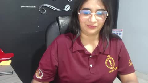 Snapshot of kathe0v chatting on 05.29.26 Call me Lau online show from 05.29.26