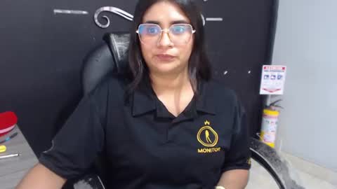 Snapshot of kathe0v chatting on 06.22.26 Call me Lau online show from 06.22.26