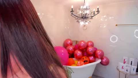 Snapshot of katherine_glow chatting on 05.01.26 KATHE online show from 05.01.26