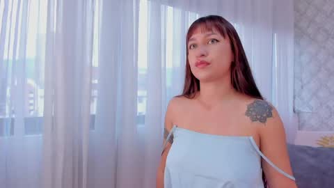 Snapshot of katherine_glow chatting on 05.08.26 KATHE online show from 05.08.26