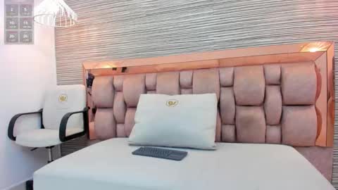  KATHIA  online show from 12.05.25