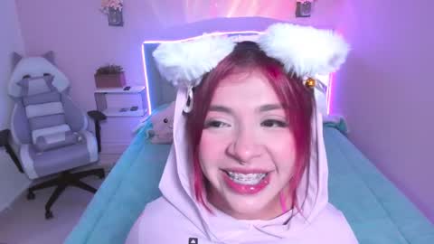 Snapshot of kathia_saenz chatting on 12.19.24 Kathia online show from 12.19.24