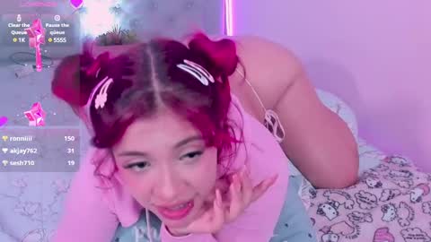 Snapshot of kathia_saenz chatting on 12.21.24 Kathia online show from 12.21.24