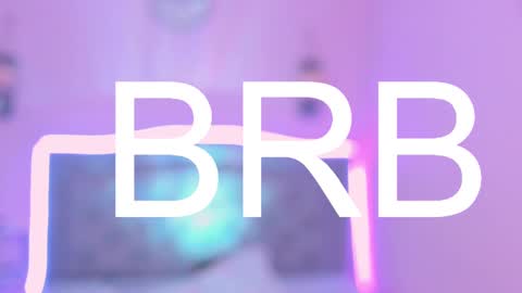 Snapshot of kathia_saenz chatting on 12.21.24 Kathia online show from 12.21.24