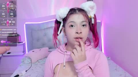 Snapshot of kathia_saenz chatting on 01.04.25 Kathia online show from 01.04.25